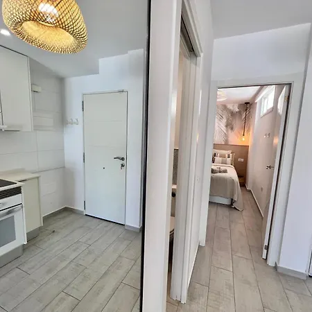 Happy Island Адехе