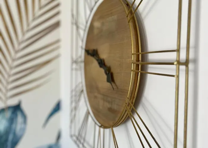 Апартаменти Happy Island Адехе