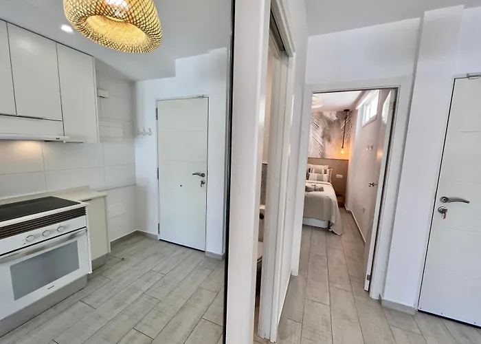 Happy Island Адехе