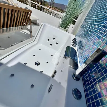 Happy Island * أذيخي